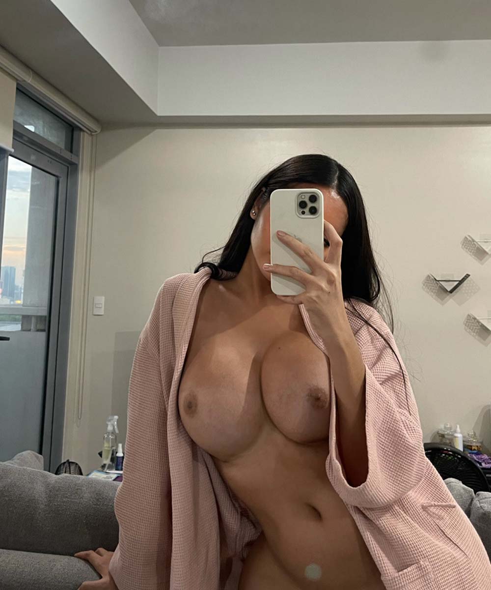 Angela Castellanos naked in Juian