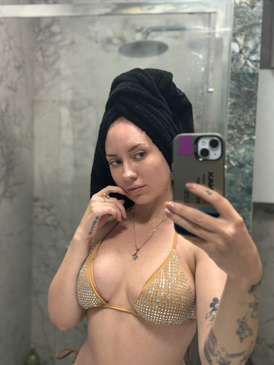 Nude girl KateV in Juian