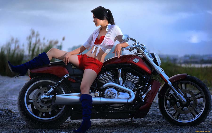 Beautiful girls and motorcycles in Juian