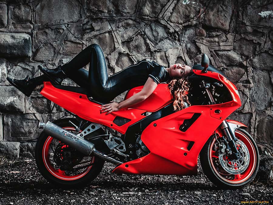 Beautiful girl Beautiful girls and motorcycles in Juian