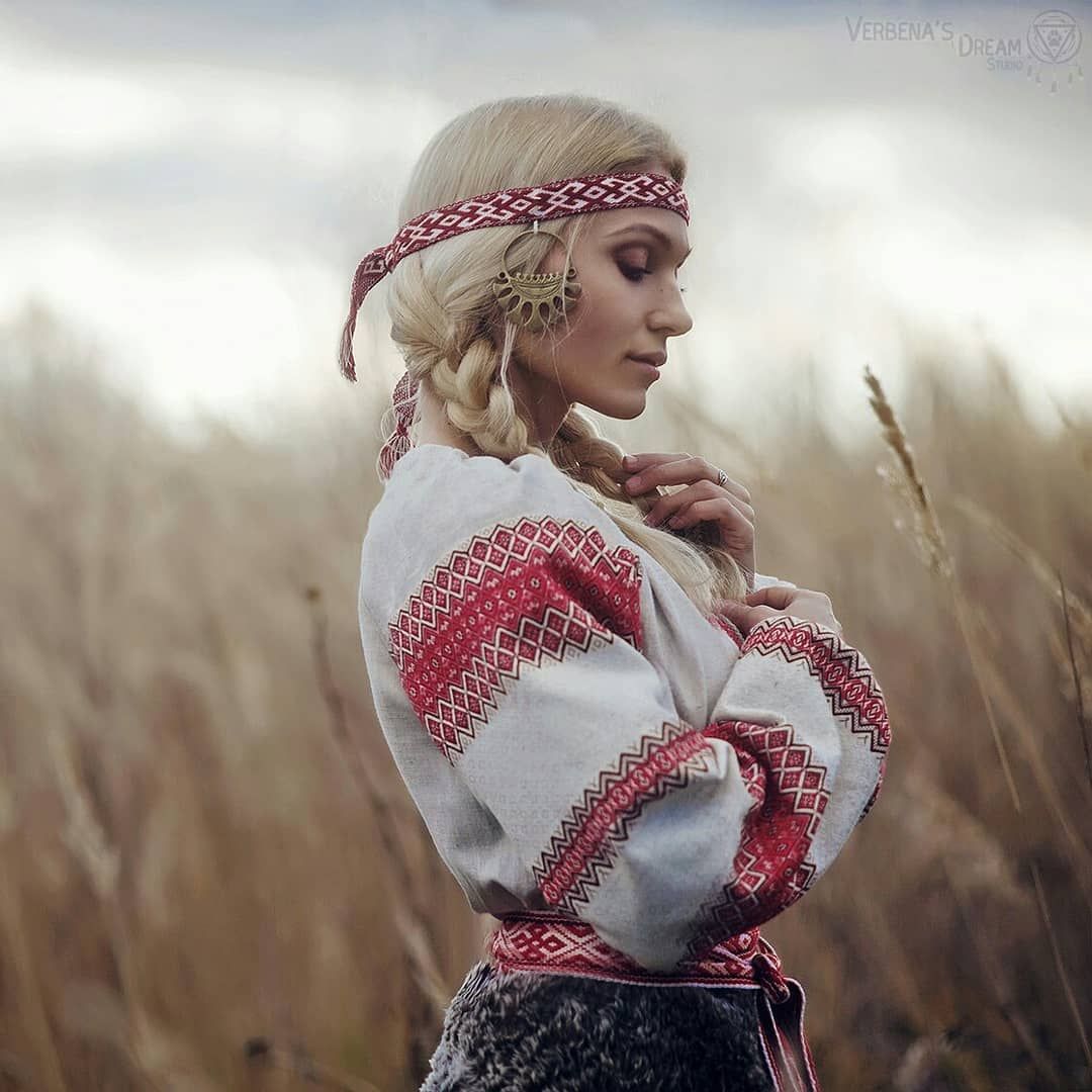 Slavic women in Juian