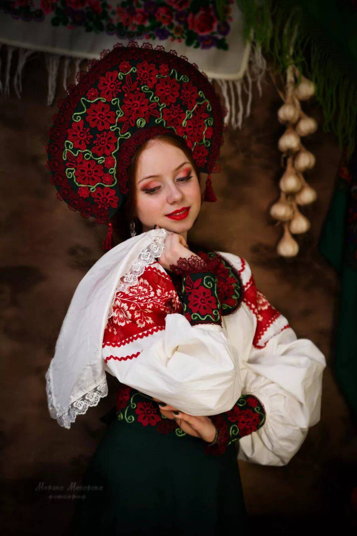 Women in Slavic costumes underwear in Juian