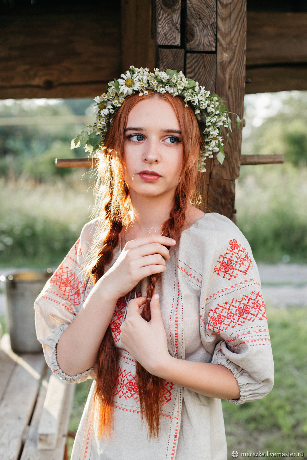 Girls in Slavic costumes in Juian