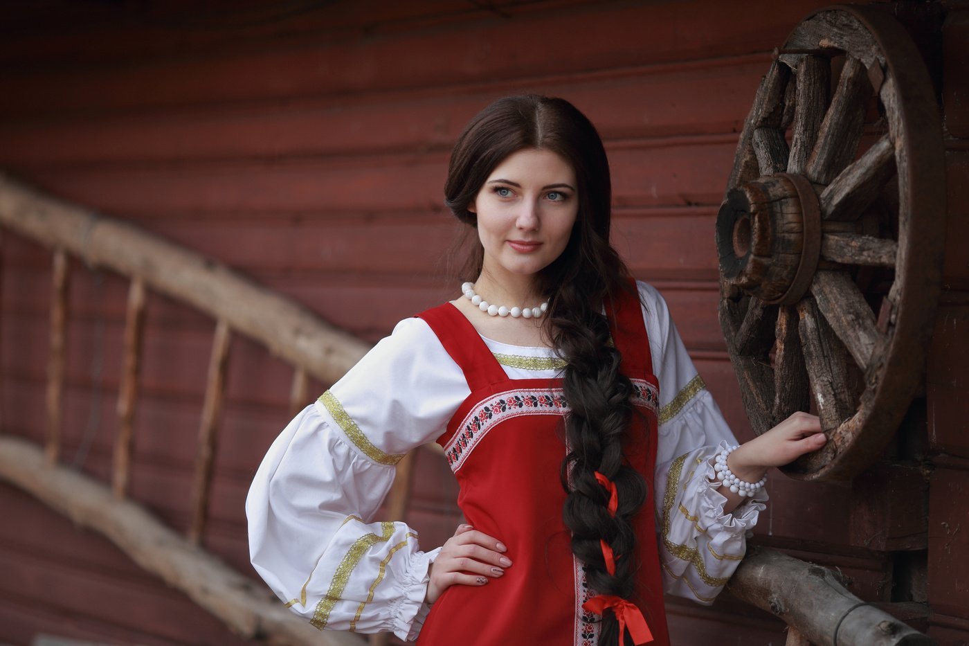 Girls in Slavic costumes in Juian