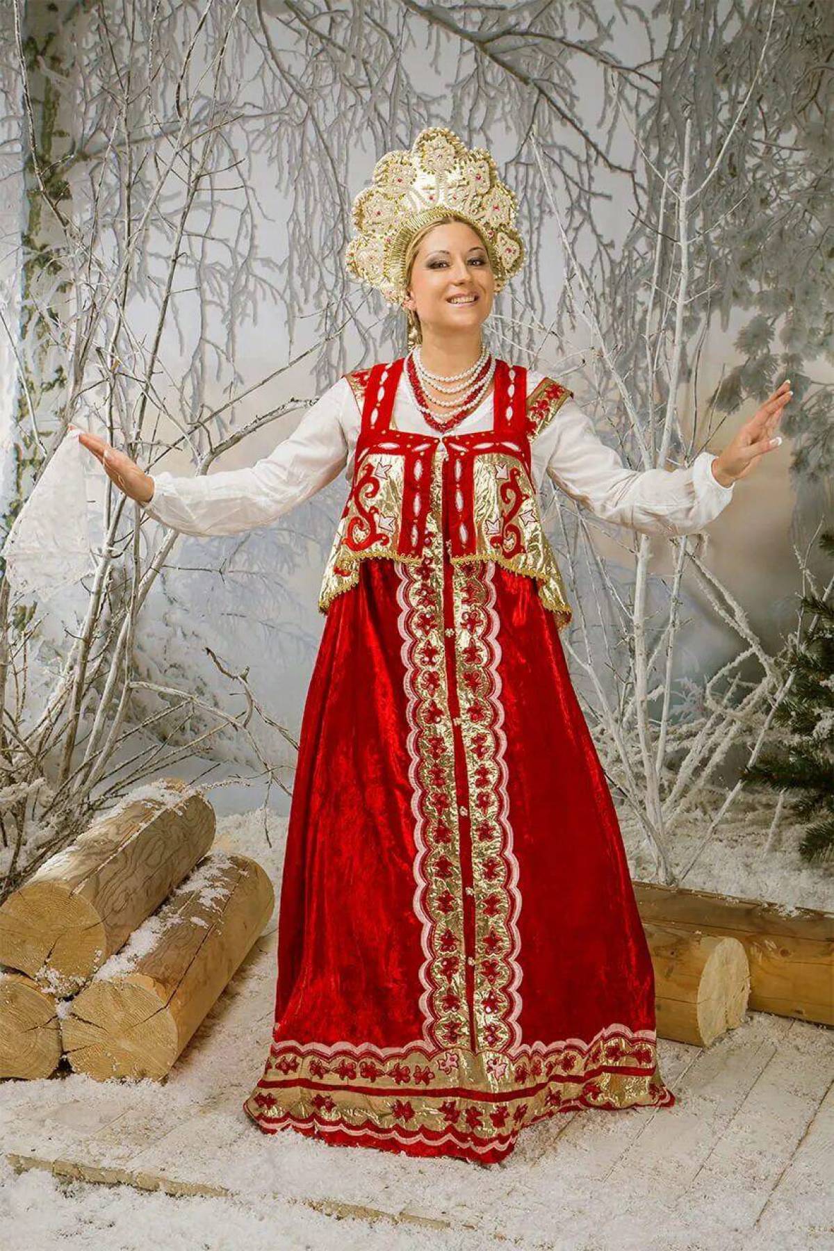 Girls in Slavic costumes in Juian