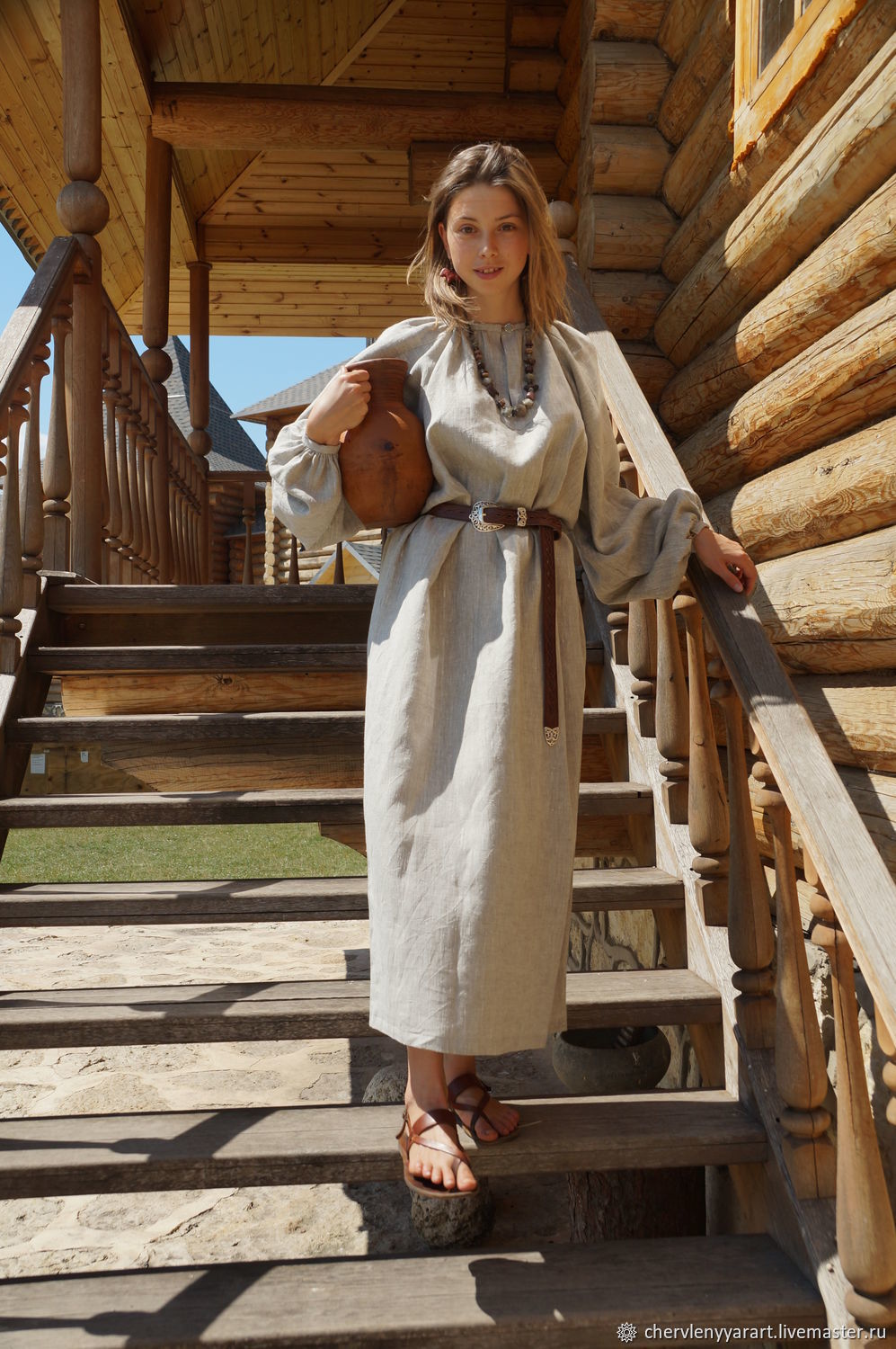 Girls in Slavic costumes in Juian