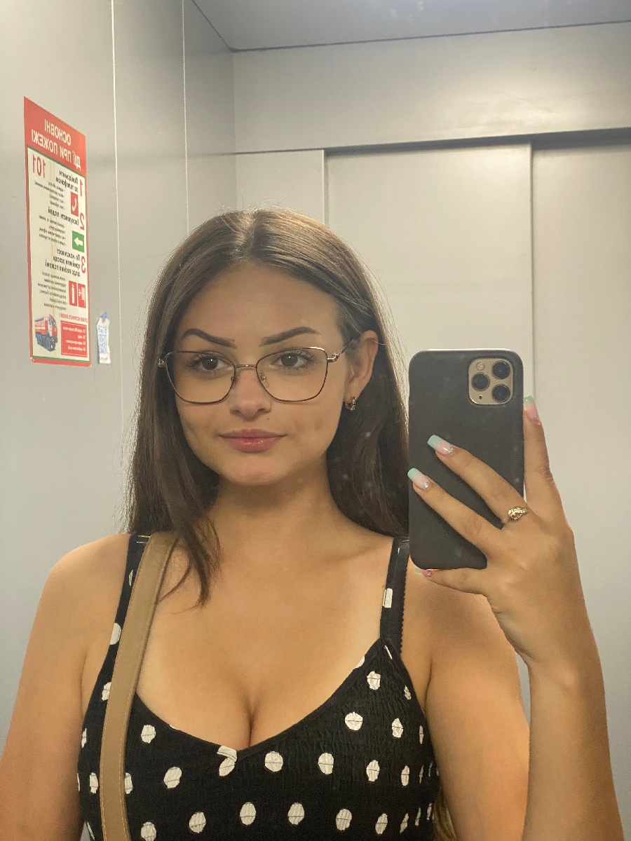 Sexy model Stacy in Juian